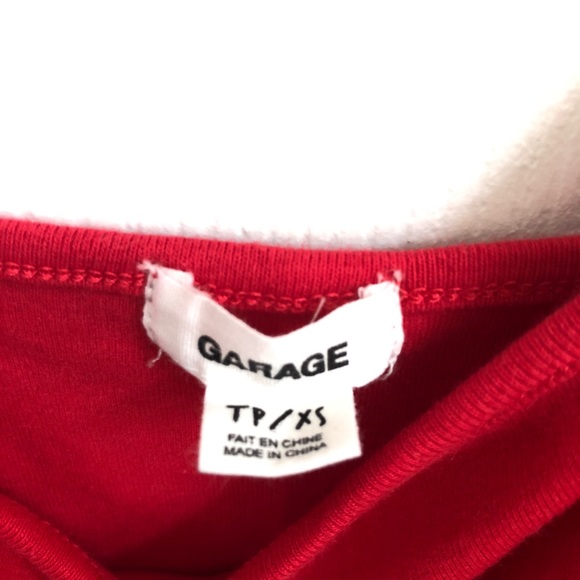 Red cropped camisole - Picture 2 of 3